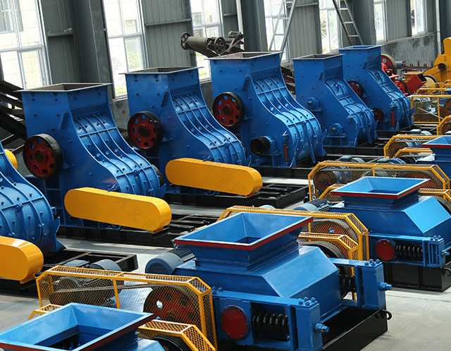 濕料煤矸石易堵機效率低？試試雙級無篩粉碎機