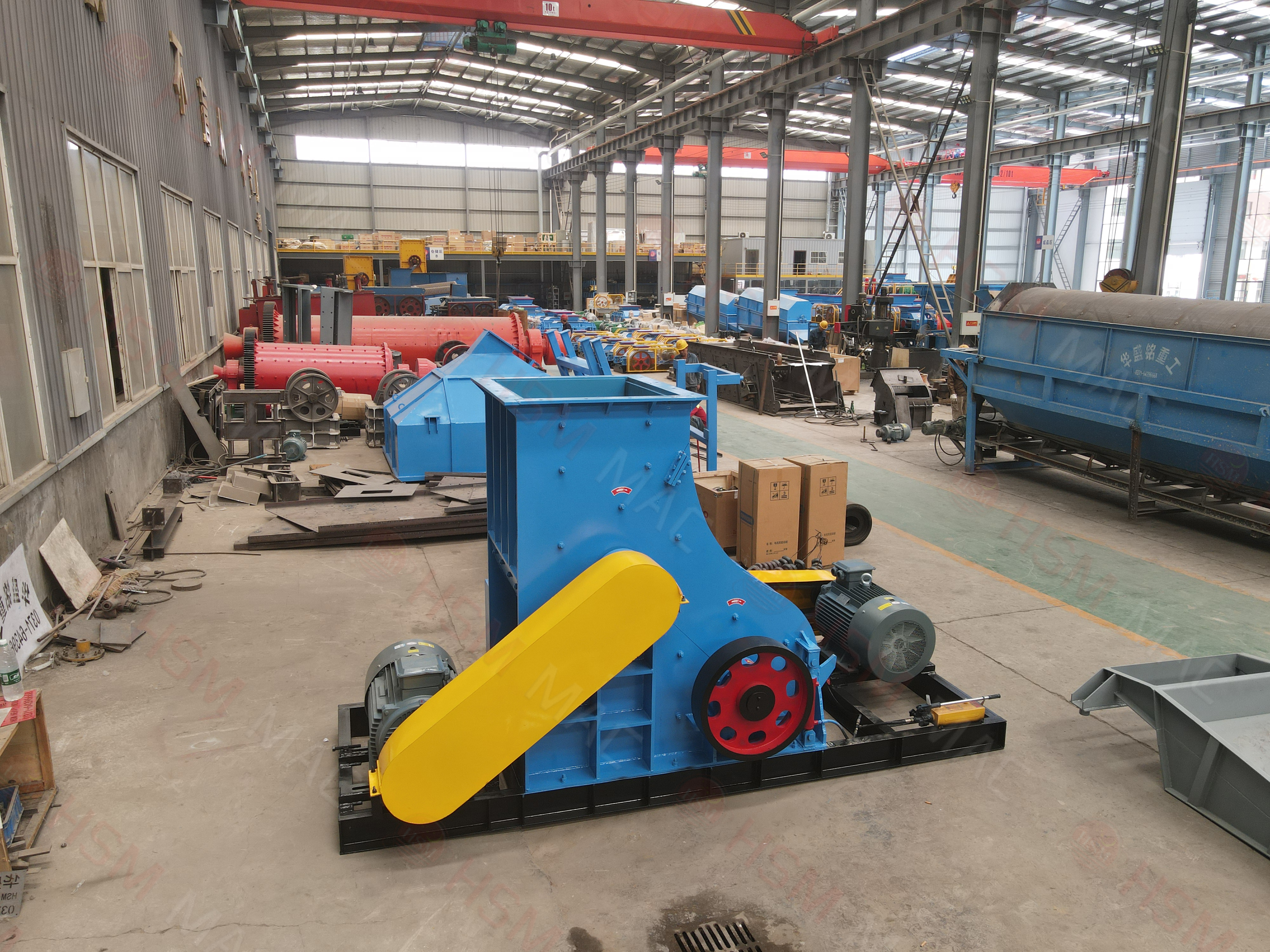 時(shí)產(chǎn)30噸小型濕料粉碎機(jī)多少錢一臺？